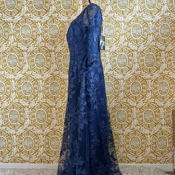 NWT La Femme 28053 Stunning Lace Floral Embroidered A-Line Gown in Navy size 12 - Picture 10 of 15